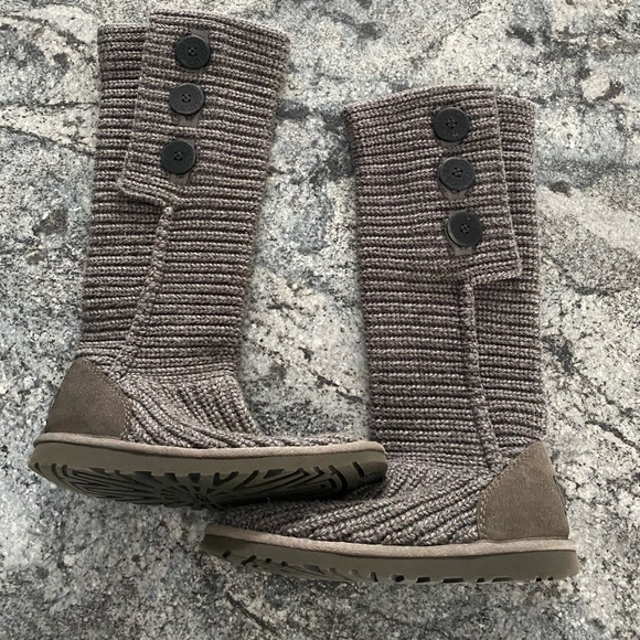 UGG Women's Classic Cardy - Size 6 - Picture 1 of 7